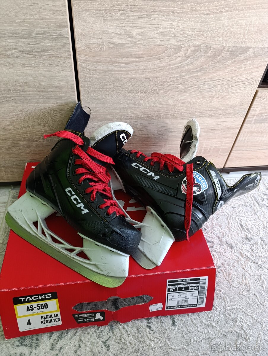 Predám hokejové korčule CCM - 3