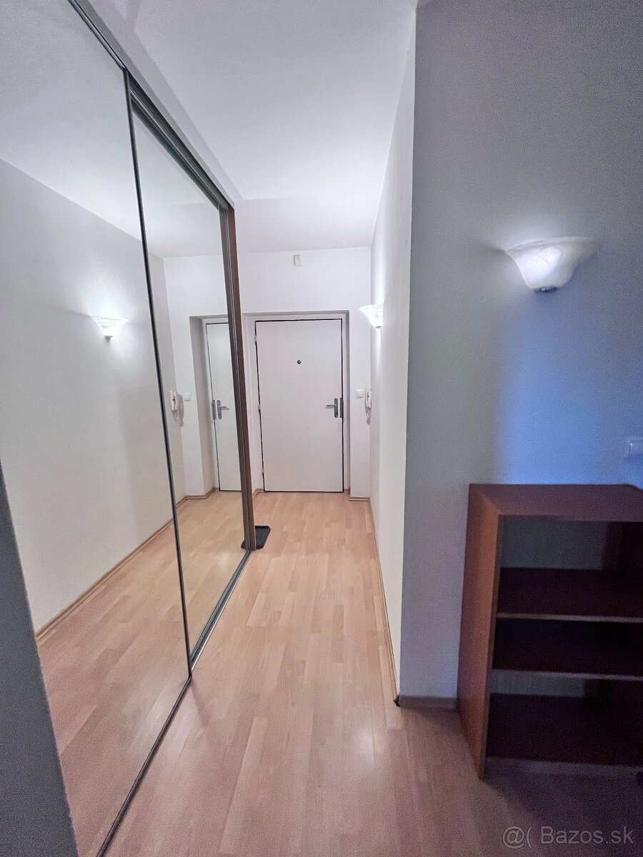 2 izbový byt Liptovský Mikuláš - Blízko centra (Nábrežie) - 3