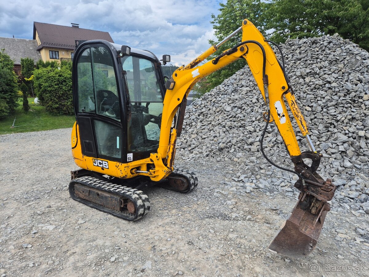 Jcb 8018 - 3