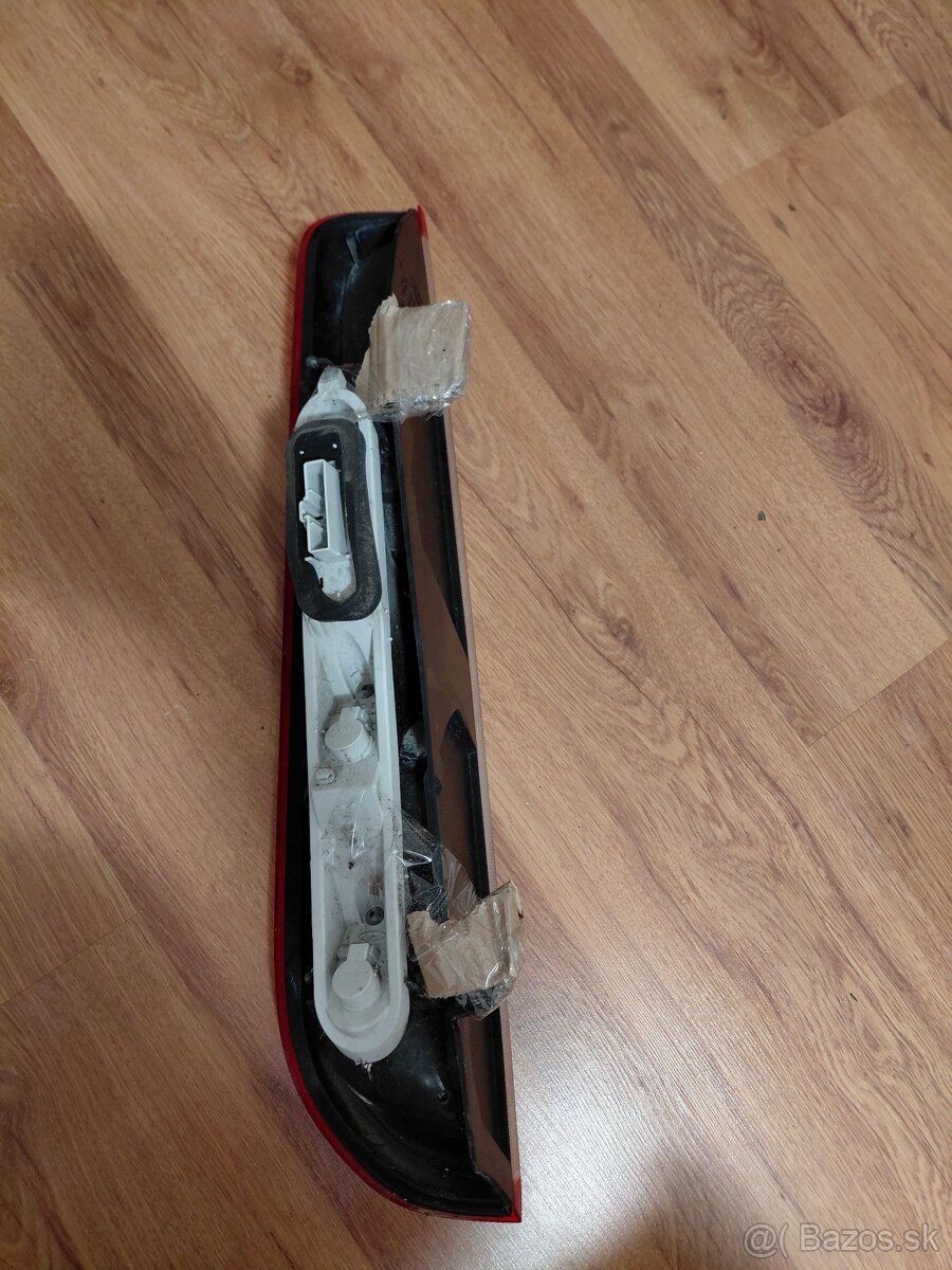 Ford focus mk2 kombi facelift zadné pravé svetlo - 3