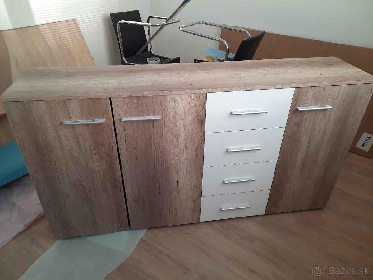 Predám šatníkovú skriňu + komodu. - 3