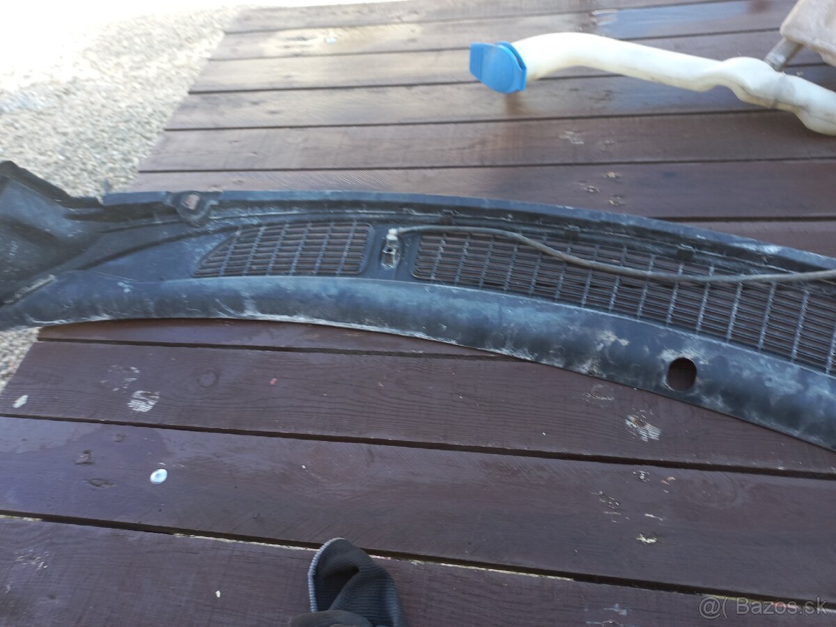 Škoda roomster plast pod čelné okno - 3