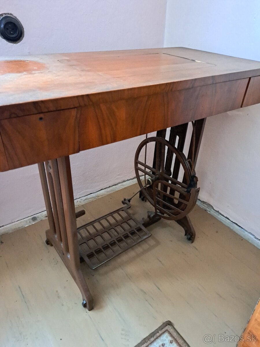 Šijaci stroj a pletací stroj - 3