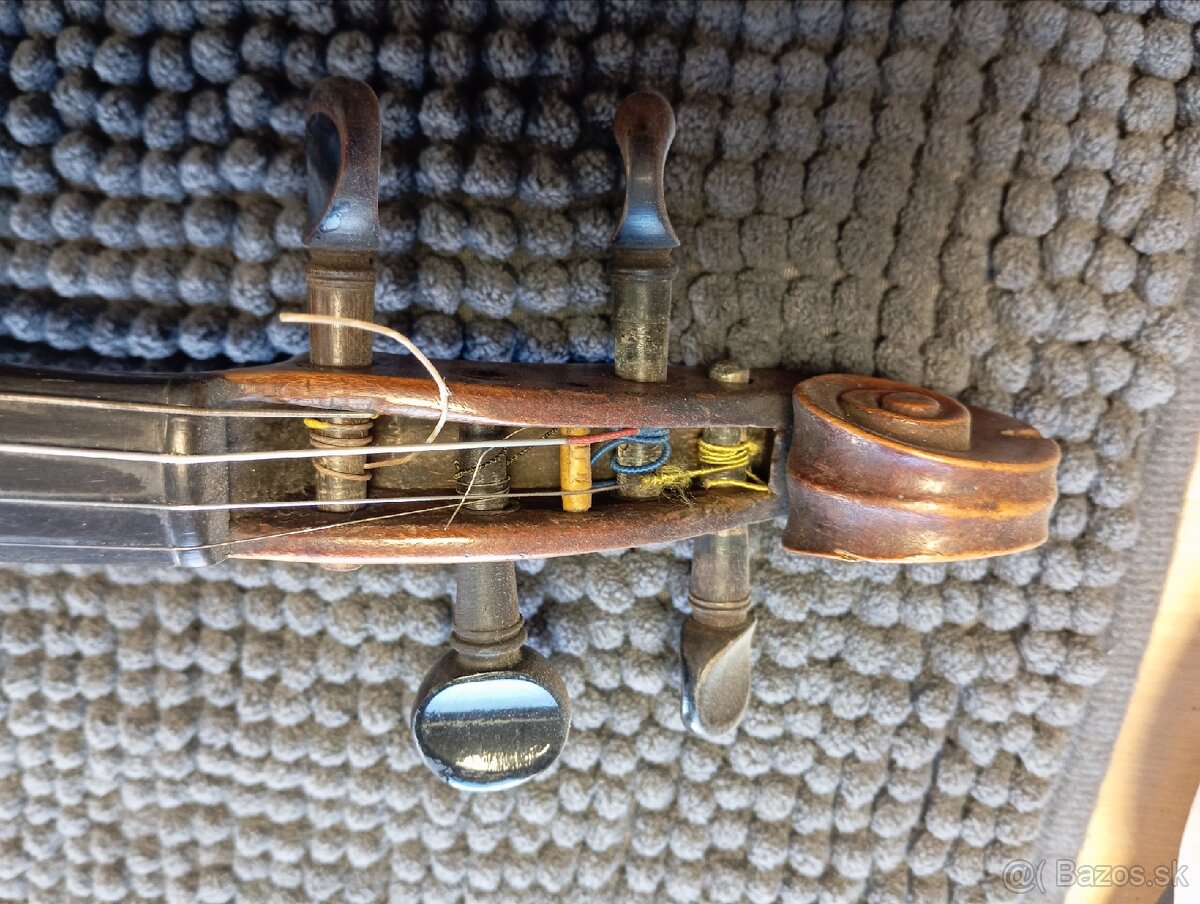 Husle 4/4, r.1885 - 3