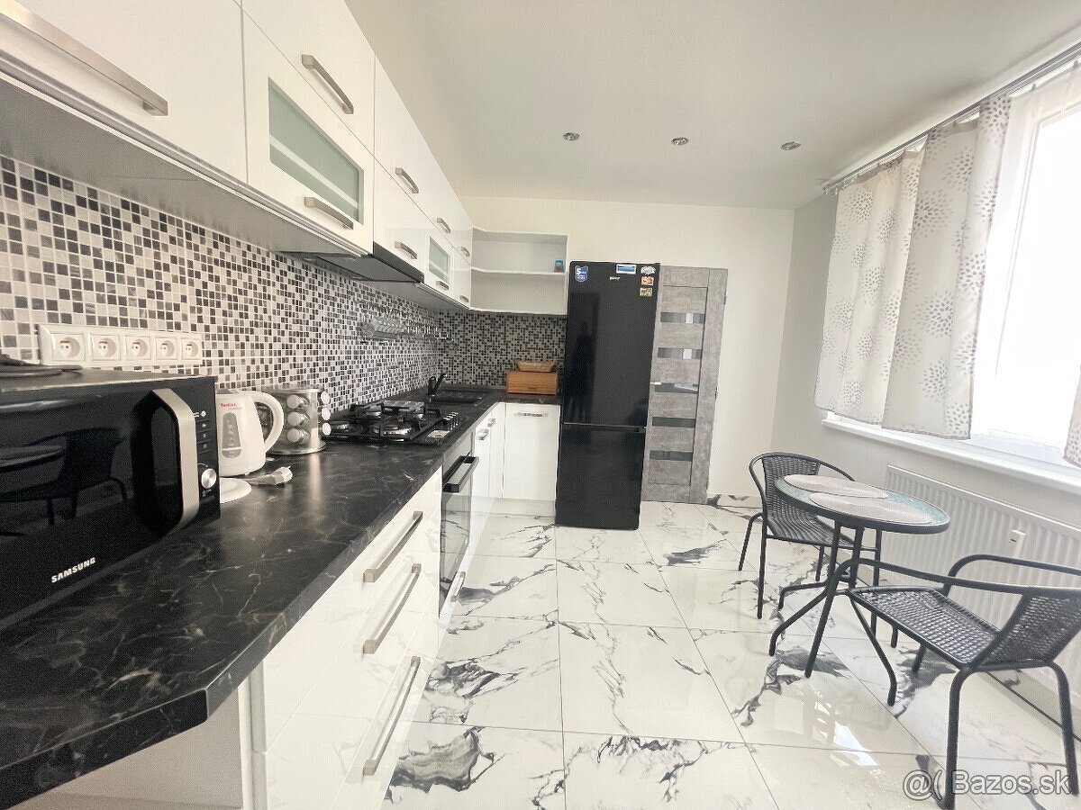 PRENAJOM 2 izbovy byt - VYCHOD - 3