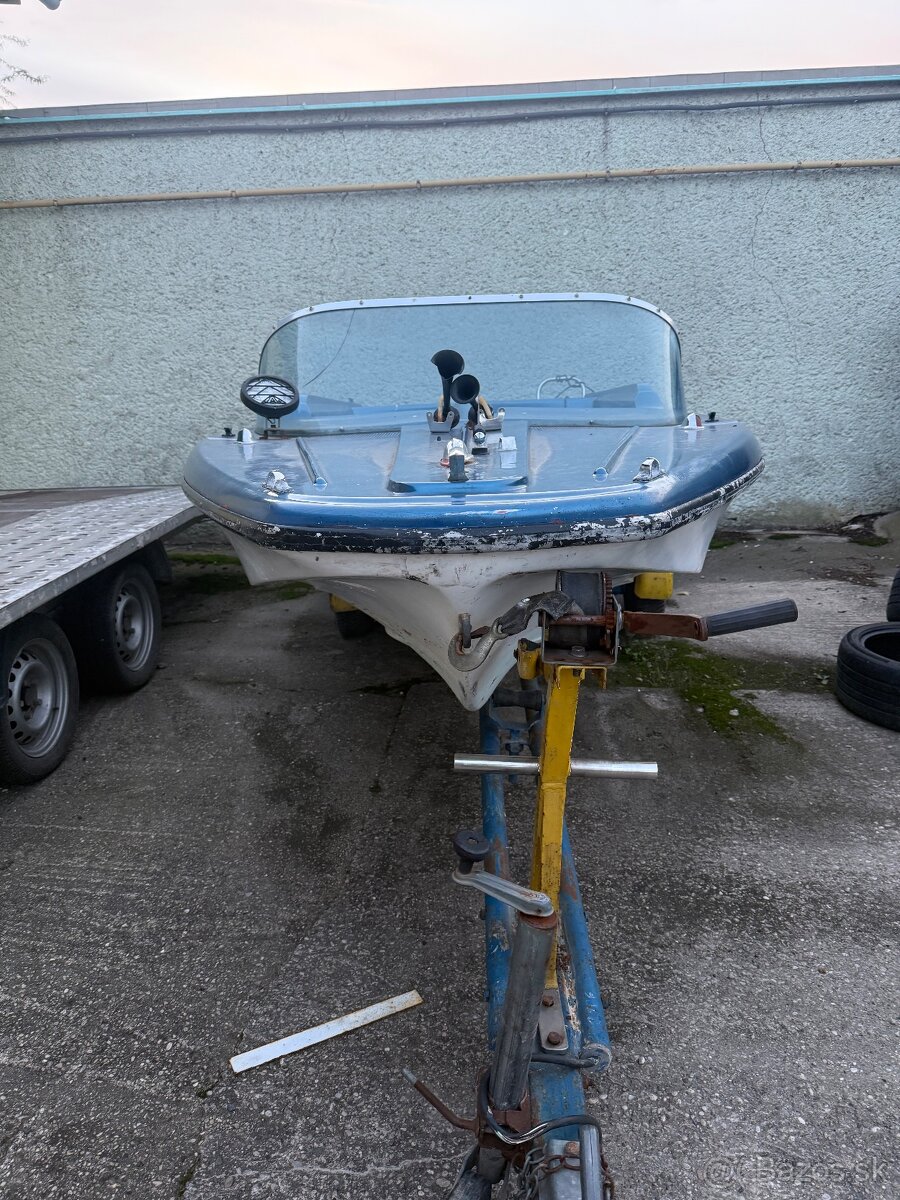 Laminatovy čln Weedo GT - 3