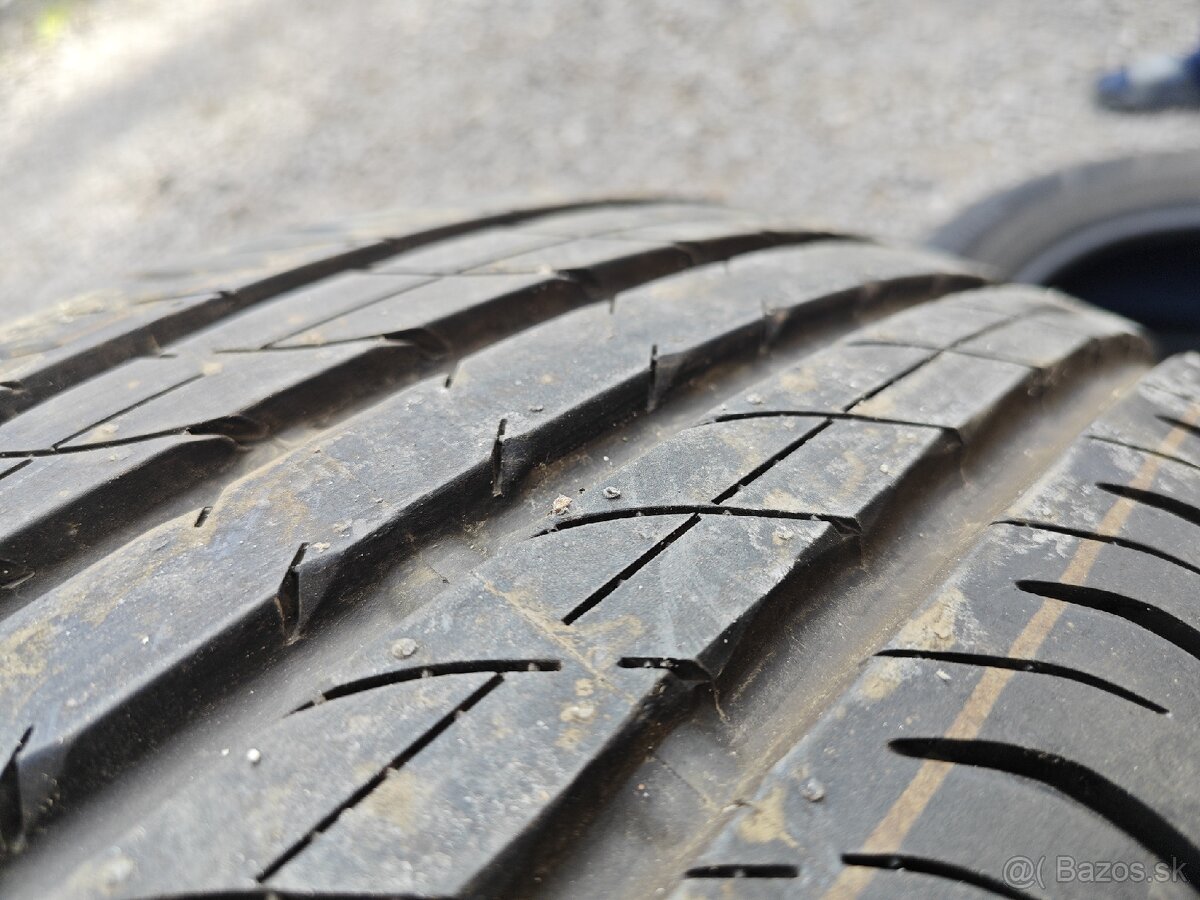 Pneu Dunlop 235/60 R18 - 3