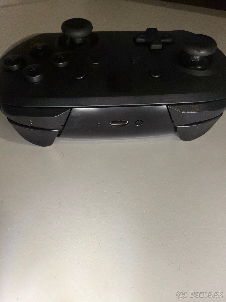 Nintendo Switch Pro Controller - 3