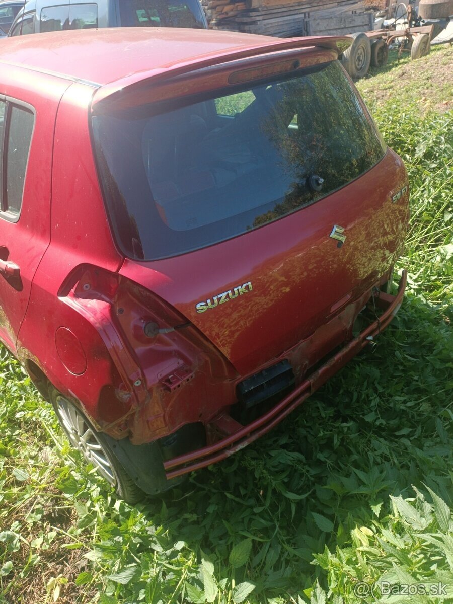 Rozpredám Suzuki Swift 1.3 - 3