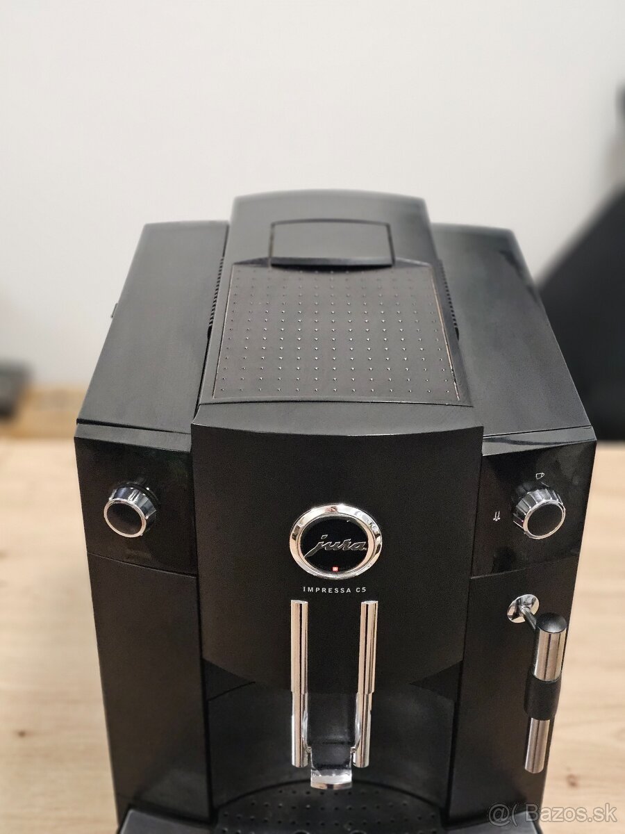 Jura IMPRESSA C5 automatický kávovar - 3