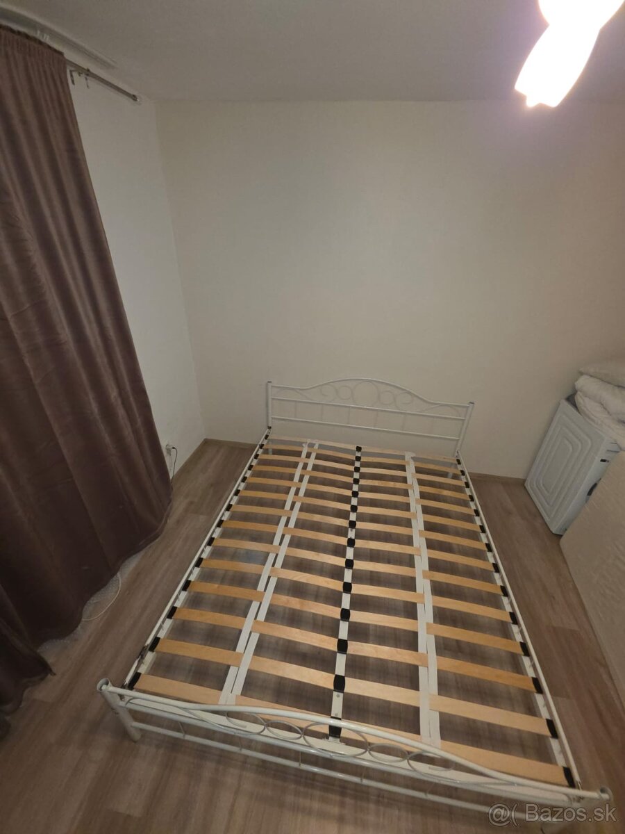 Biela kovová posteľ 160x200 cm - 3