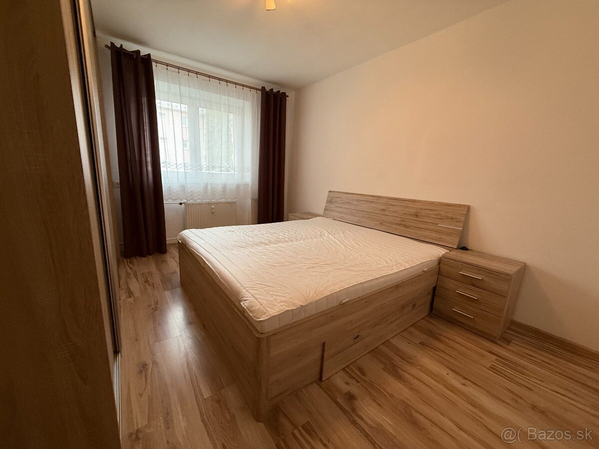 Prenájom 2 izbového bytu v centre Martina - 3