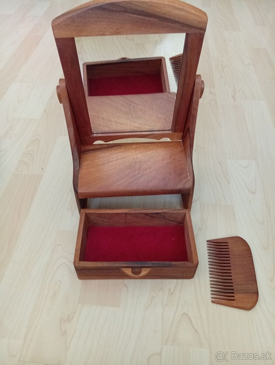 Mini toaletný stolík + hrebeň - 3