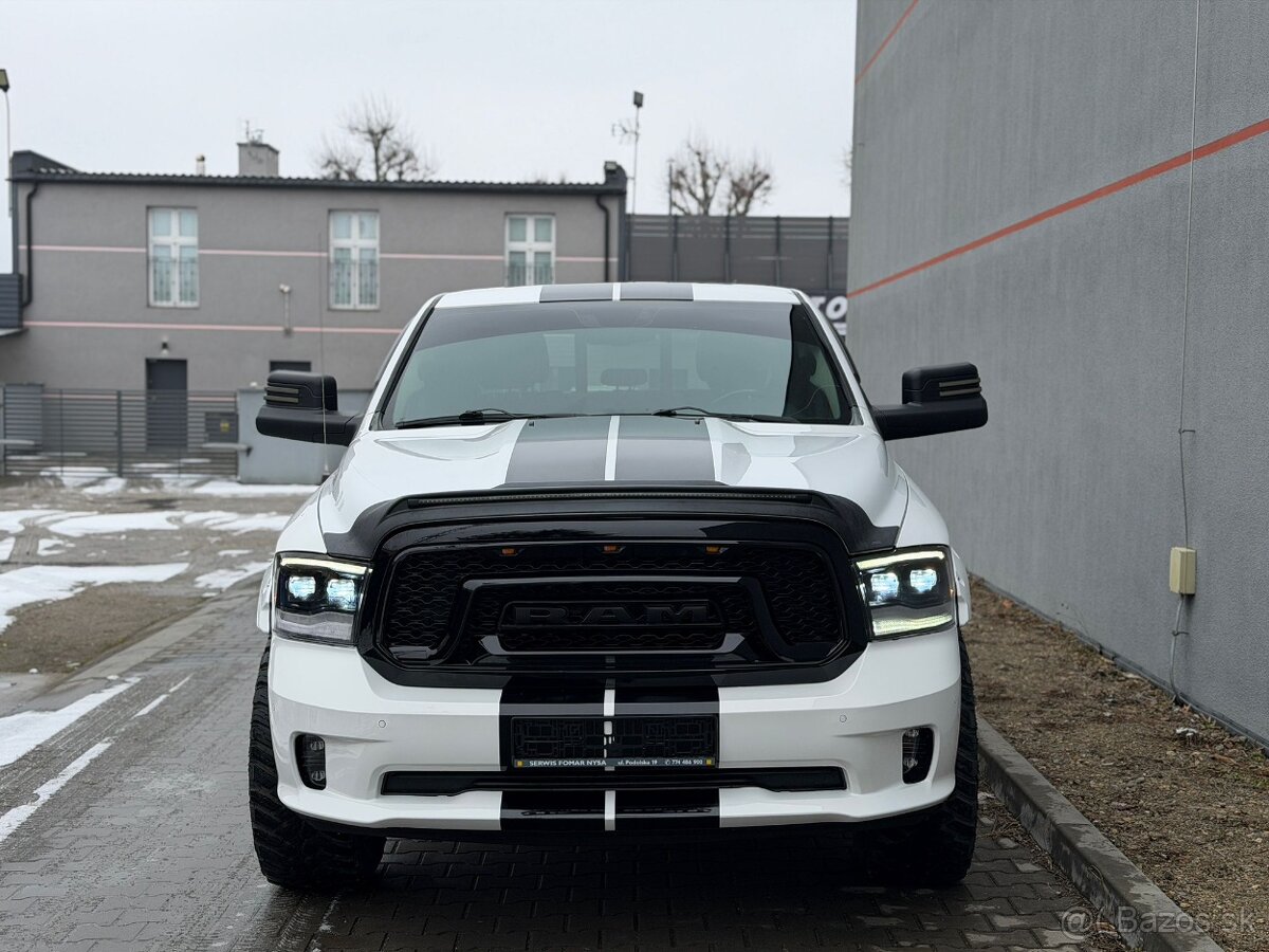 2015 Dodge RAM 1500 Limited 4x4 5.7 Hemi - 3
