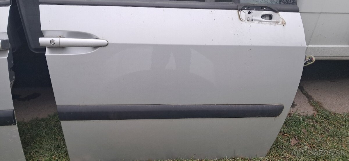 Peugeot 807, Citroen C8 - 3