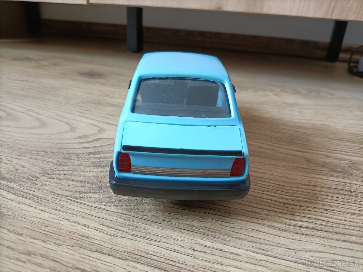 Skoda 120 kdn stare hracky - 3