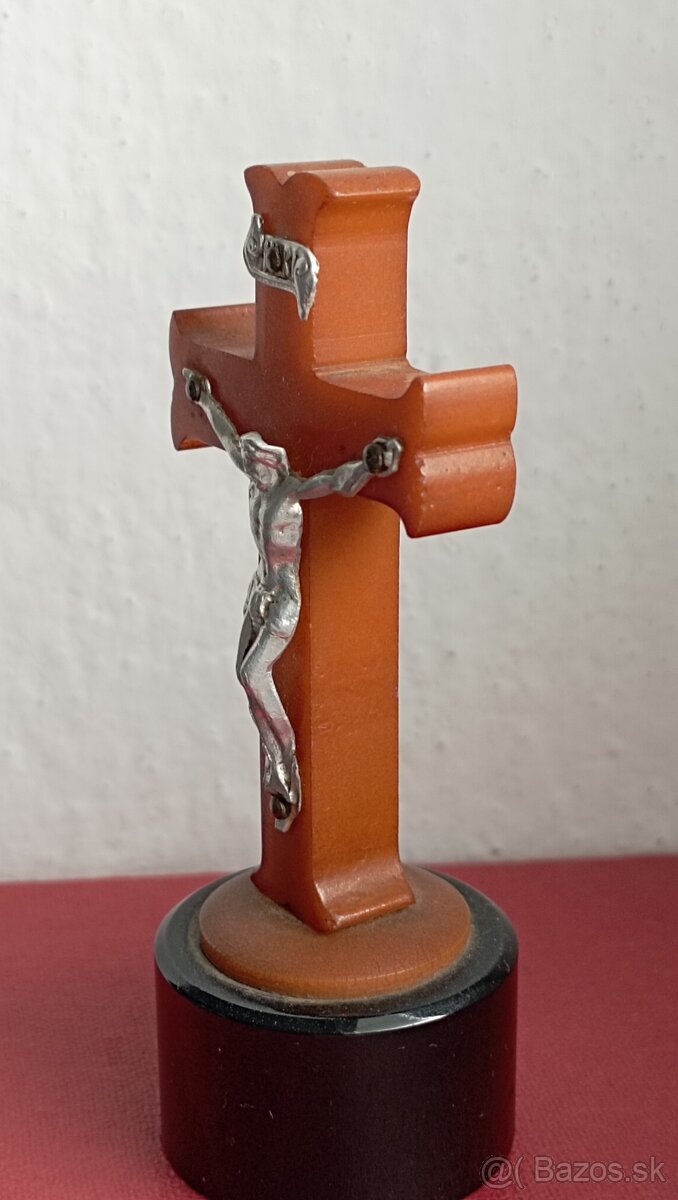 Krížik -bakelit - 3