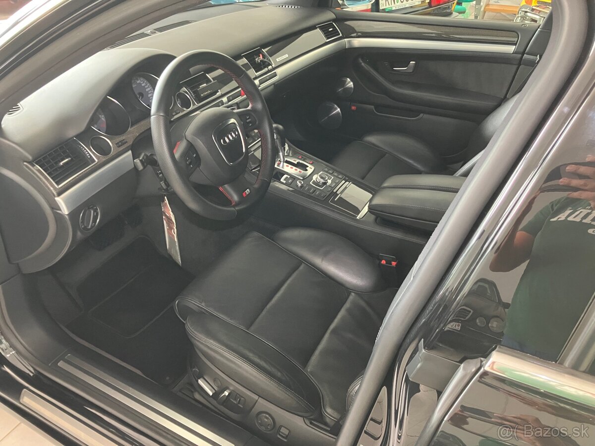 Audi S8 5,2 V10 - 3