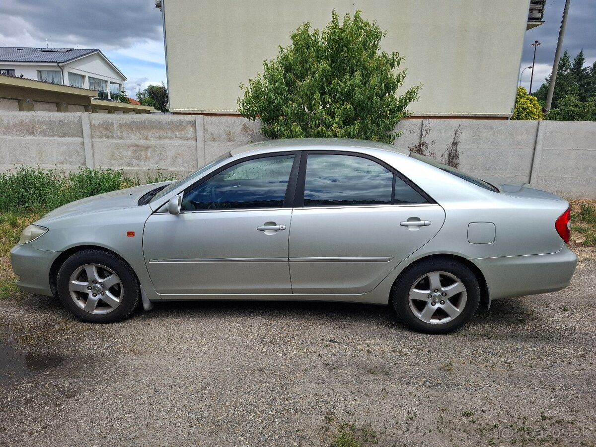 Toyota Camry 3.0 V6 - 3
