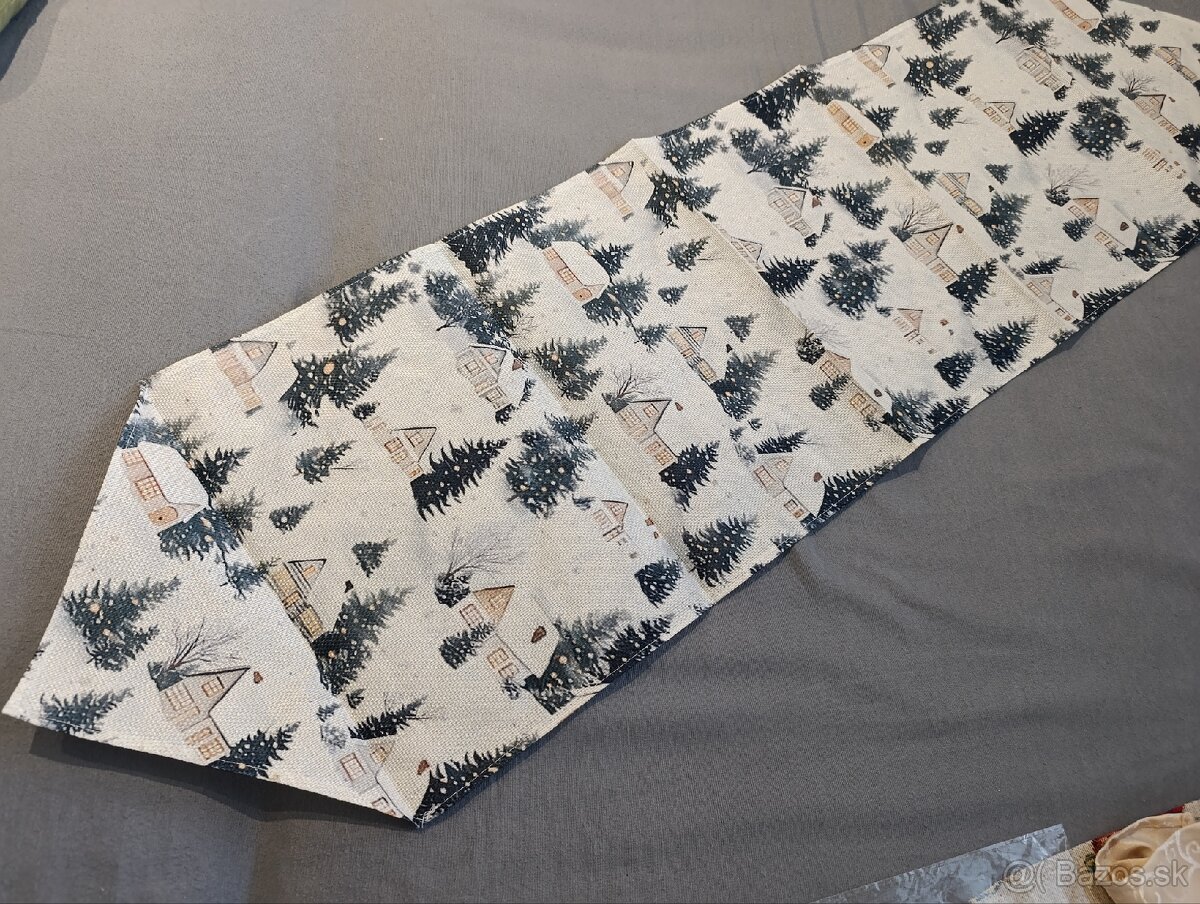 Vianočný zimný obrus so stromčekmi - 3