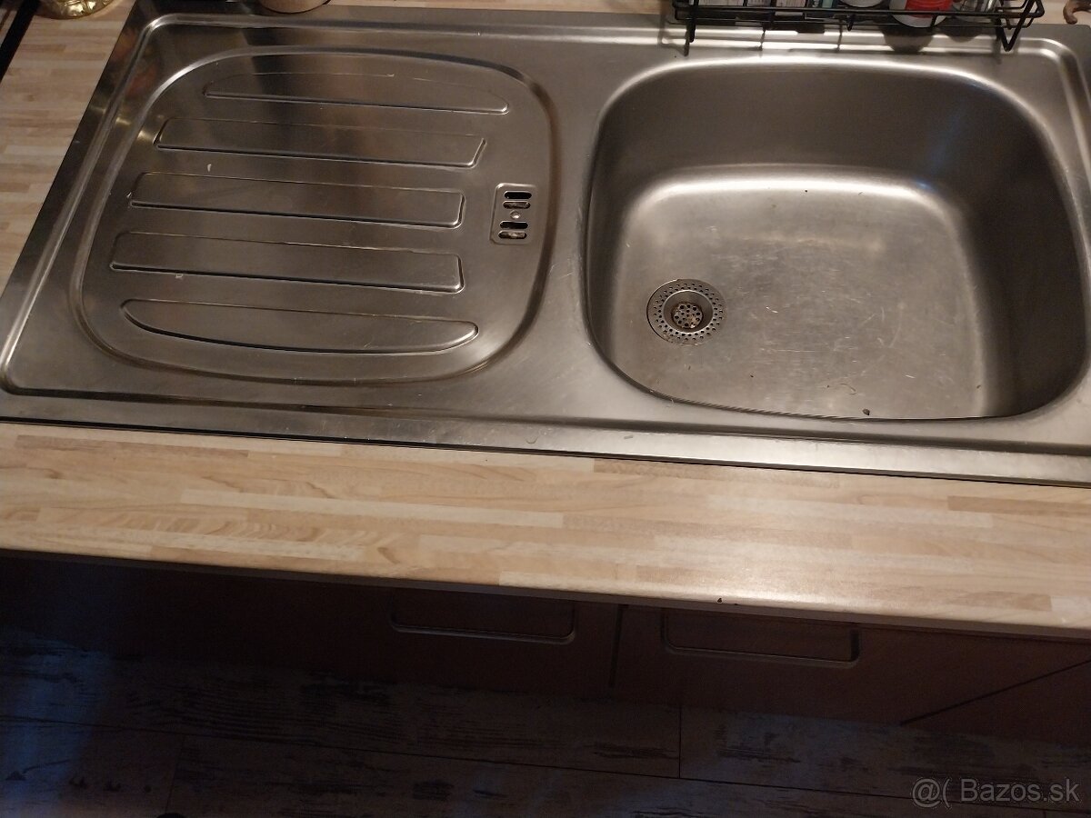 Kuchynská linka,Rezervovaná - 3