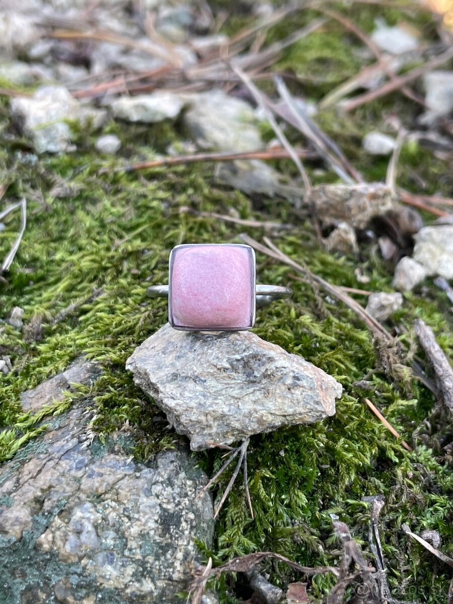 Prateň s ruzovým thulitom - 3