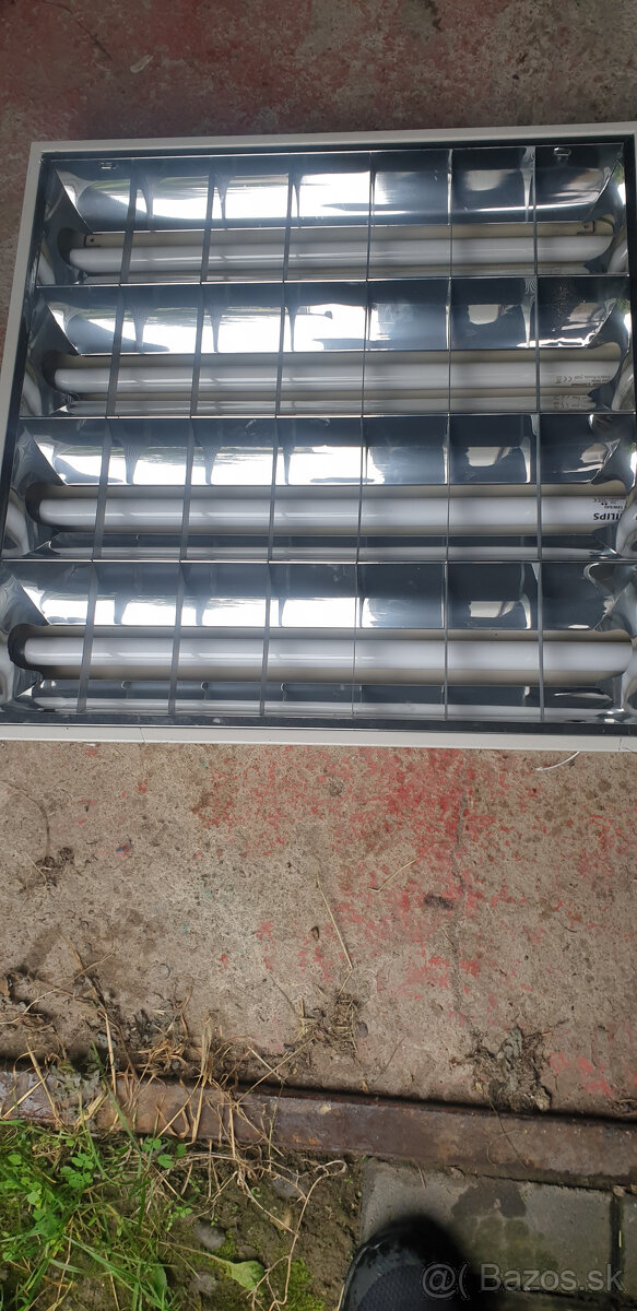 2 a 4 trubicove neonove svietidla - 3