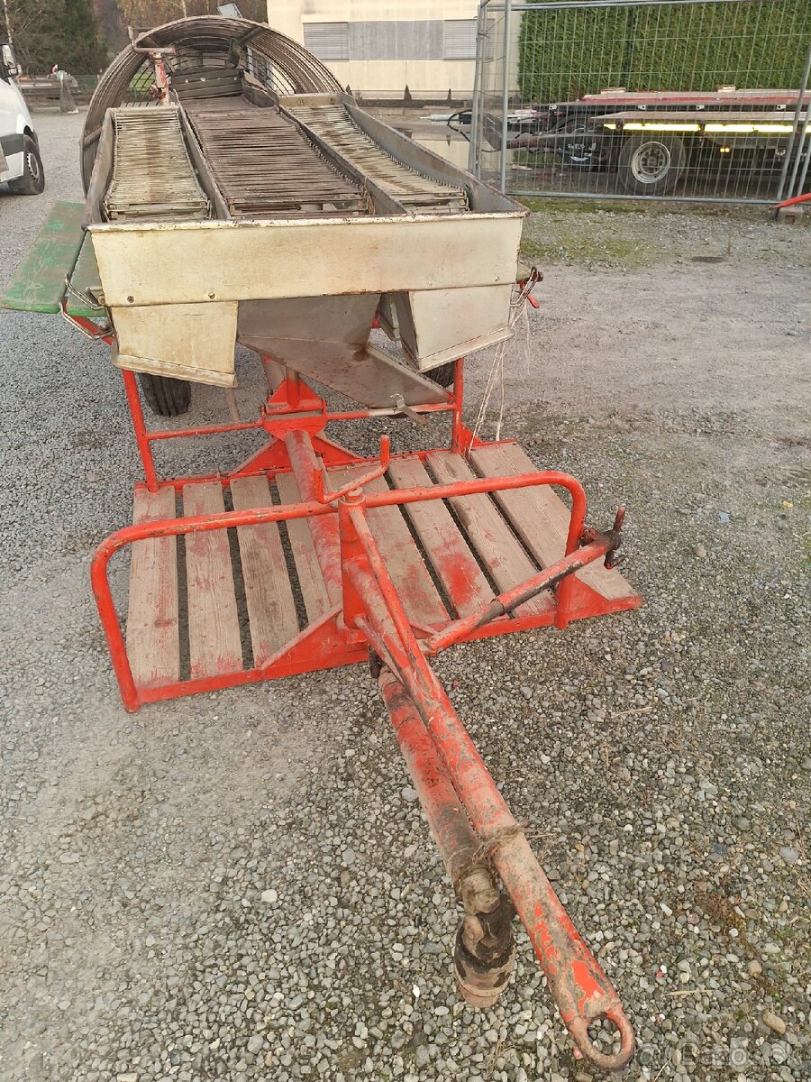 Zemiakový kombajn vyoravač zemiakov samro - 3