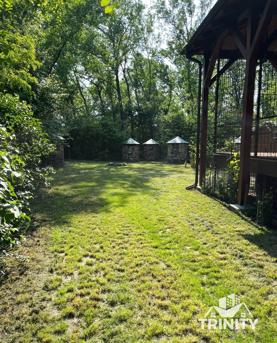 Na predaj pozemky s chatkou medzi mestom Šurany a Palárikovo - 3