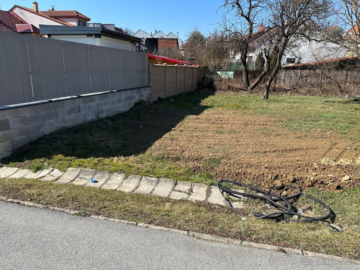 STAVEBNÝ POZEMOK V CENTRE MESTA - 3