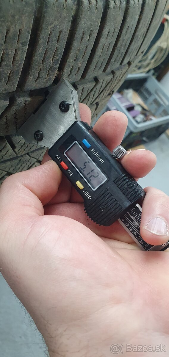 Predám zimné pneu 275/50 R20 CONTINENTAL - 3