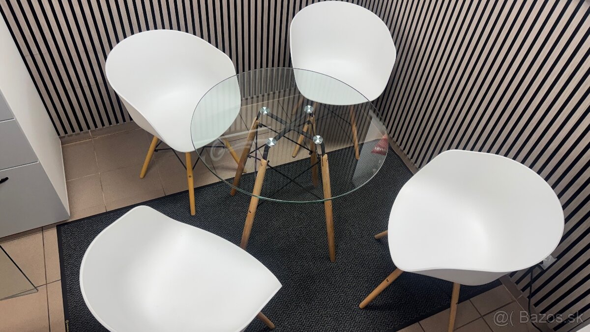 Sklenený stolík + 4x stolička - 3