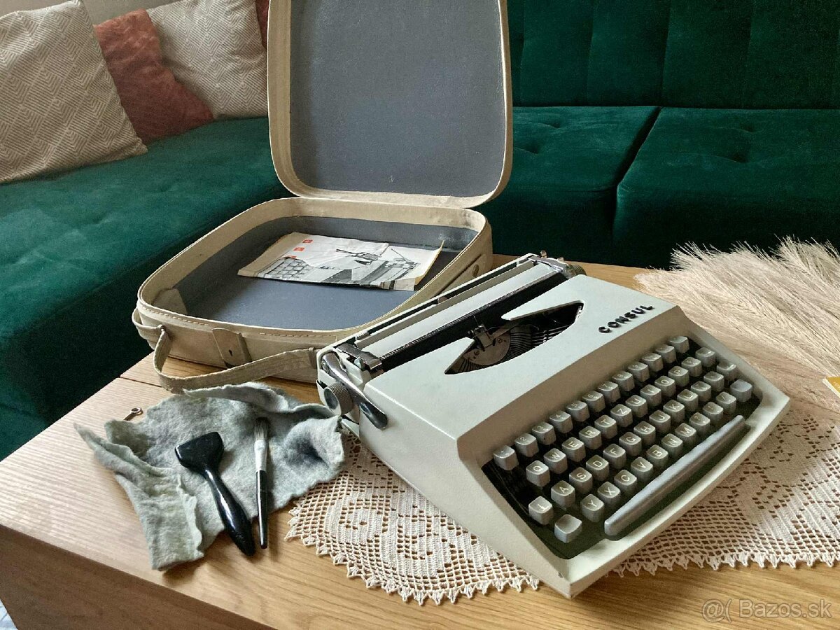 Kufrikový písací stroj Consul 231.3 - 3