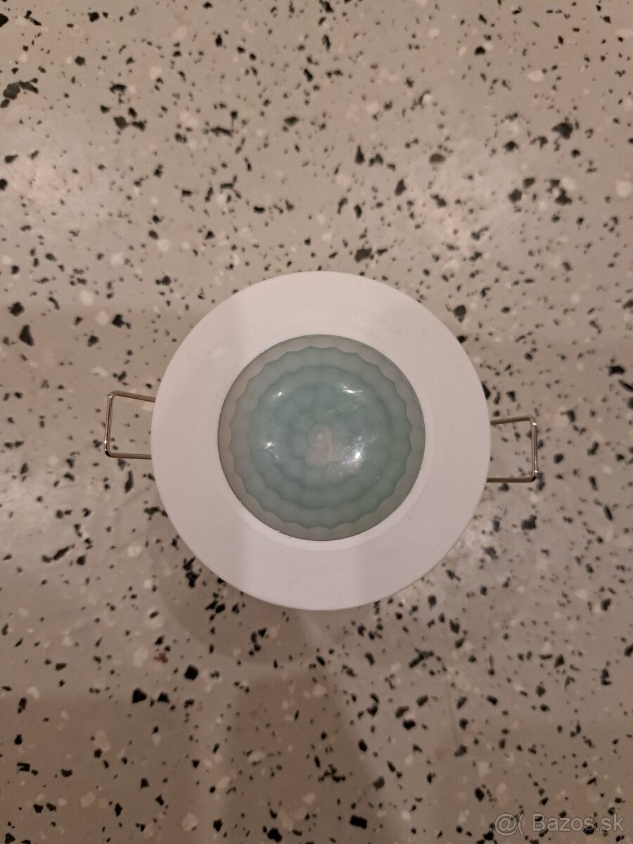 Pohybovy senzor zapusteny - 3