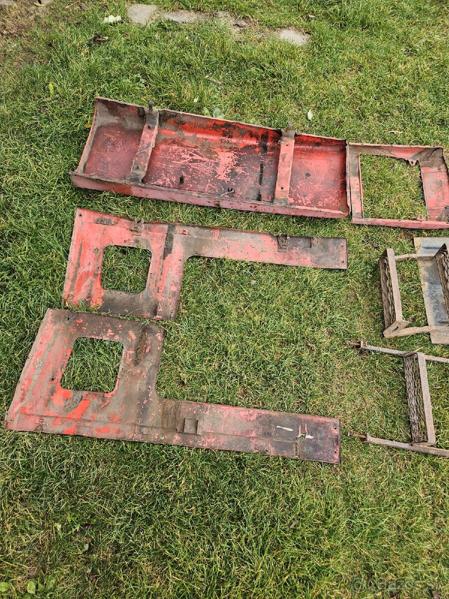 Predám kapotáž na traktor - 3