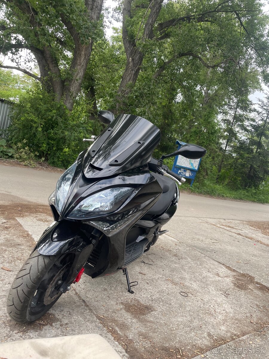 Predám maxi scooter Kymco 300 - 3