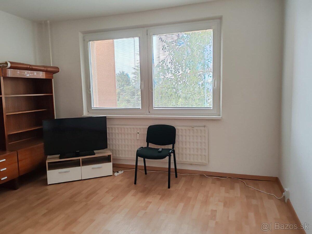 3 izbový byt na prenájom Levice - 3