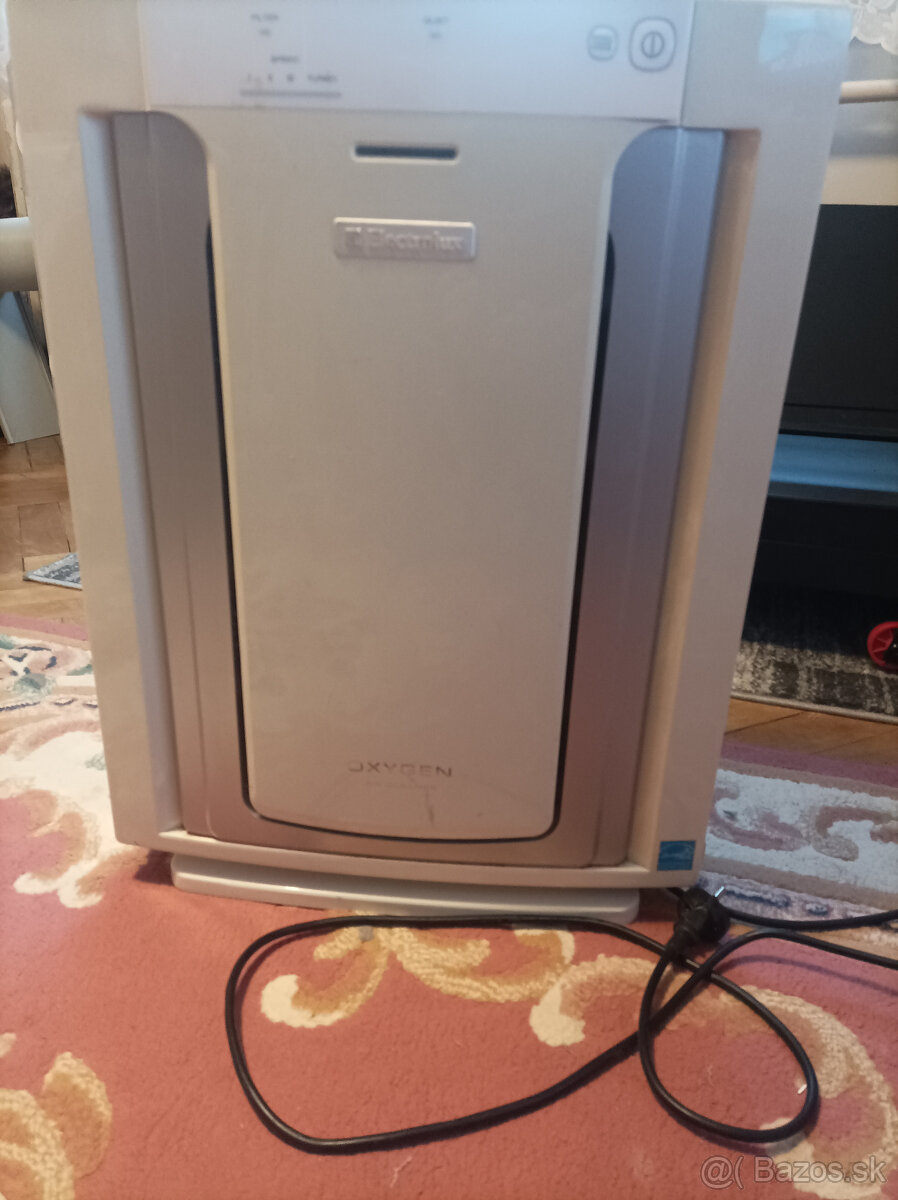 ZĽAVA Čistička vzduchu Elektrolux Oxygen + dva filtre - 3