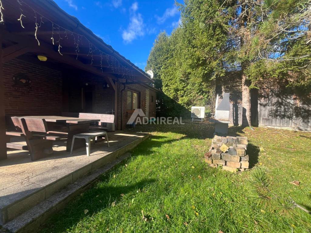 ZĽAVA: Rodinný dom-chata, 639 m2; Dolná Bzová-Podkriváň, 175 - 3