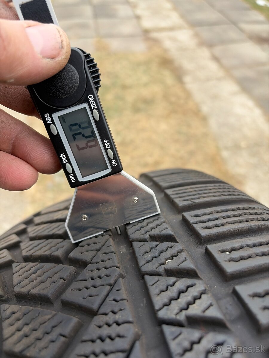 Continentel zimne 235/50/R19 - 3