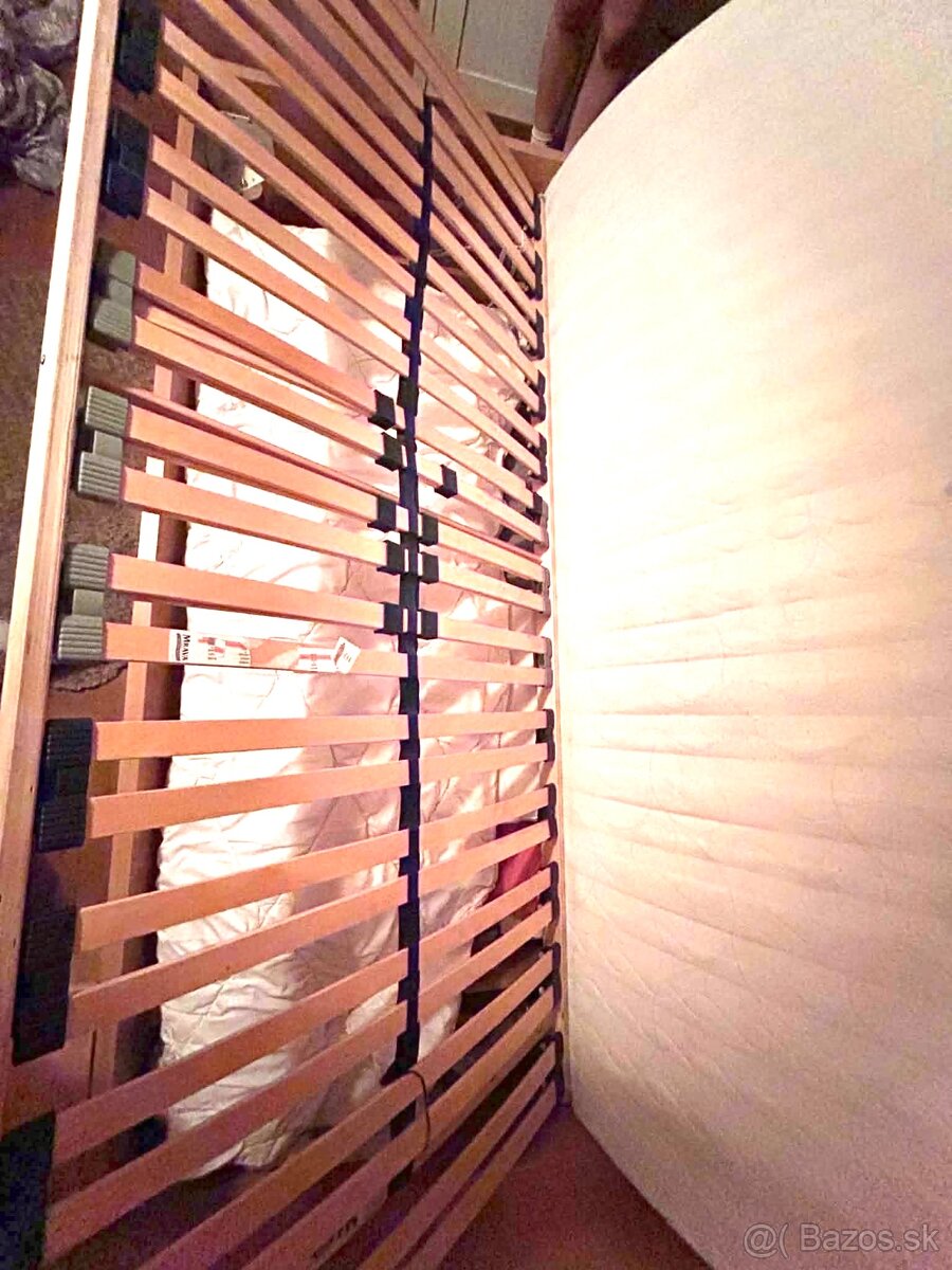 Drevená manželská posteľ - 3