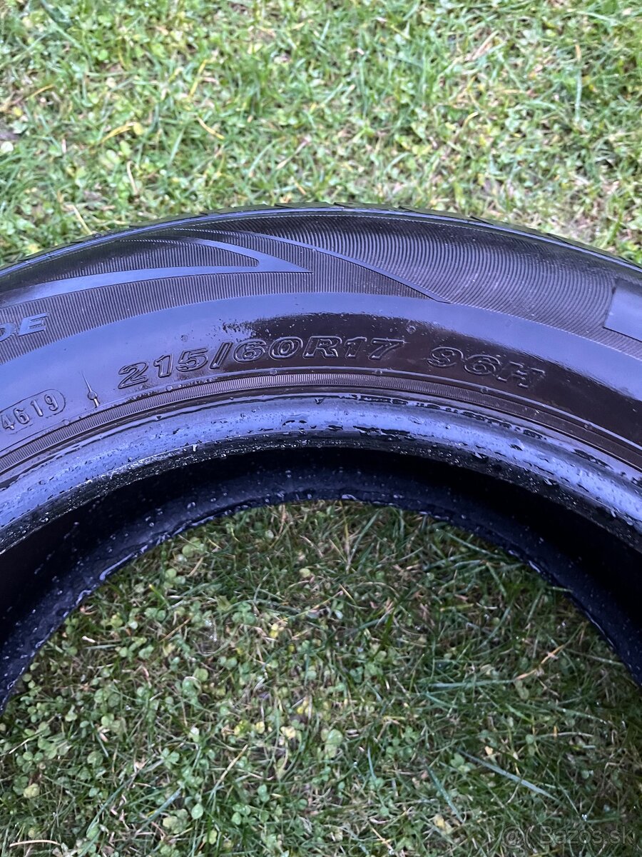 Nexen 215/60 r17 - 3