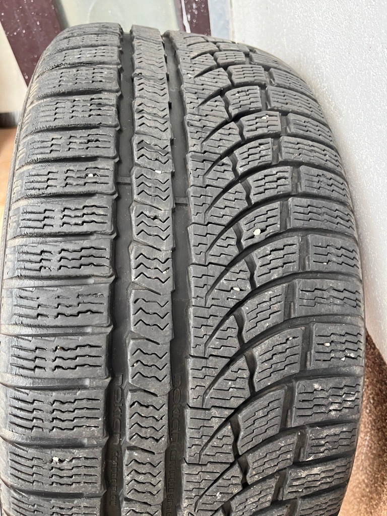Zimna nokian 245 45 17 - 3