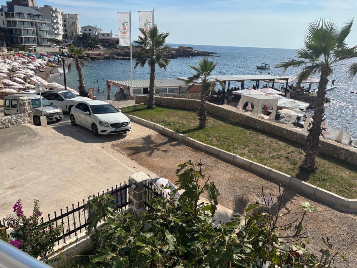 Apartmánový dom s bazénom priamo pri mori – Čierna Hora - 3