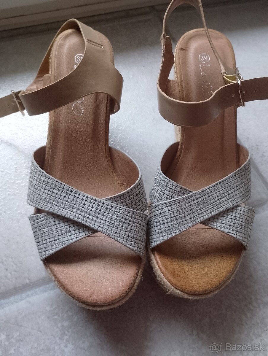 sandálky na platforme č.39 - 3