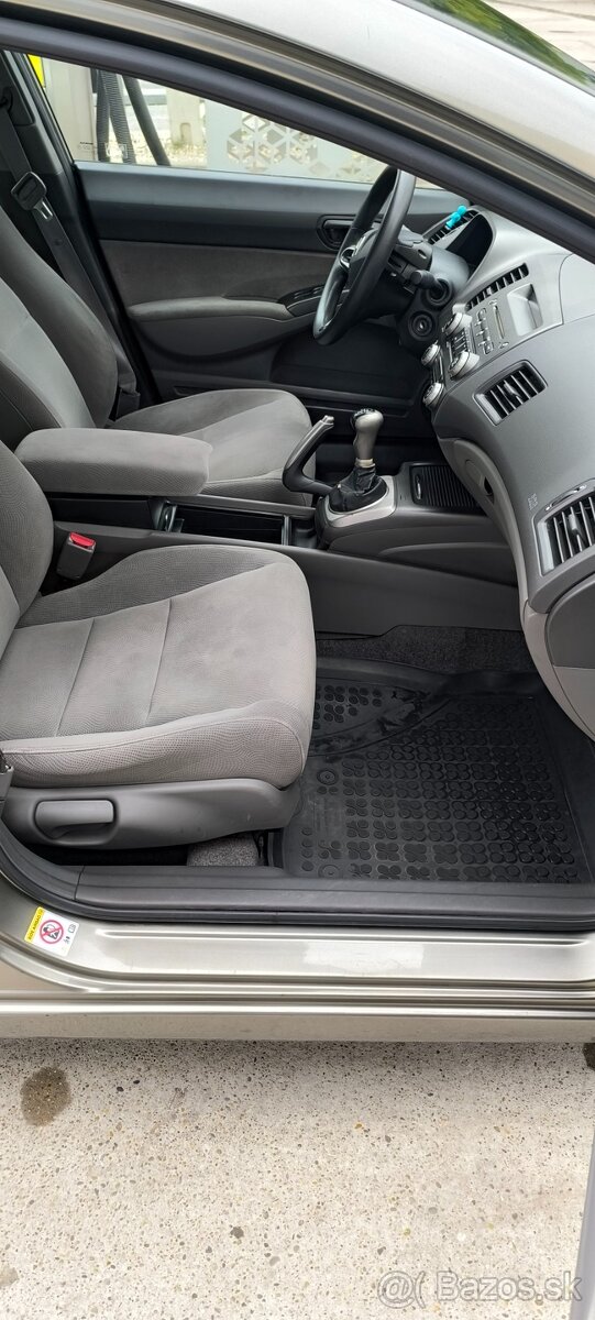 Honda civic 1.8 benzin - 3