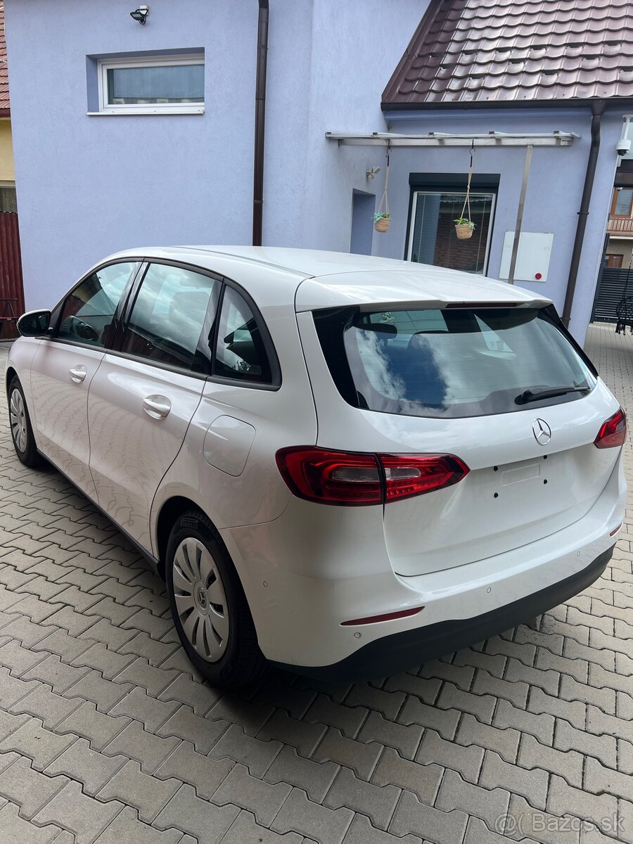 Mercedes Benz B180 - 3