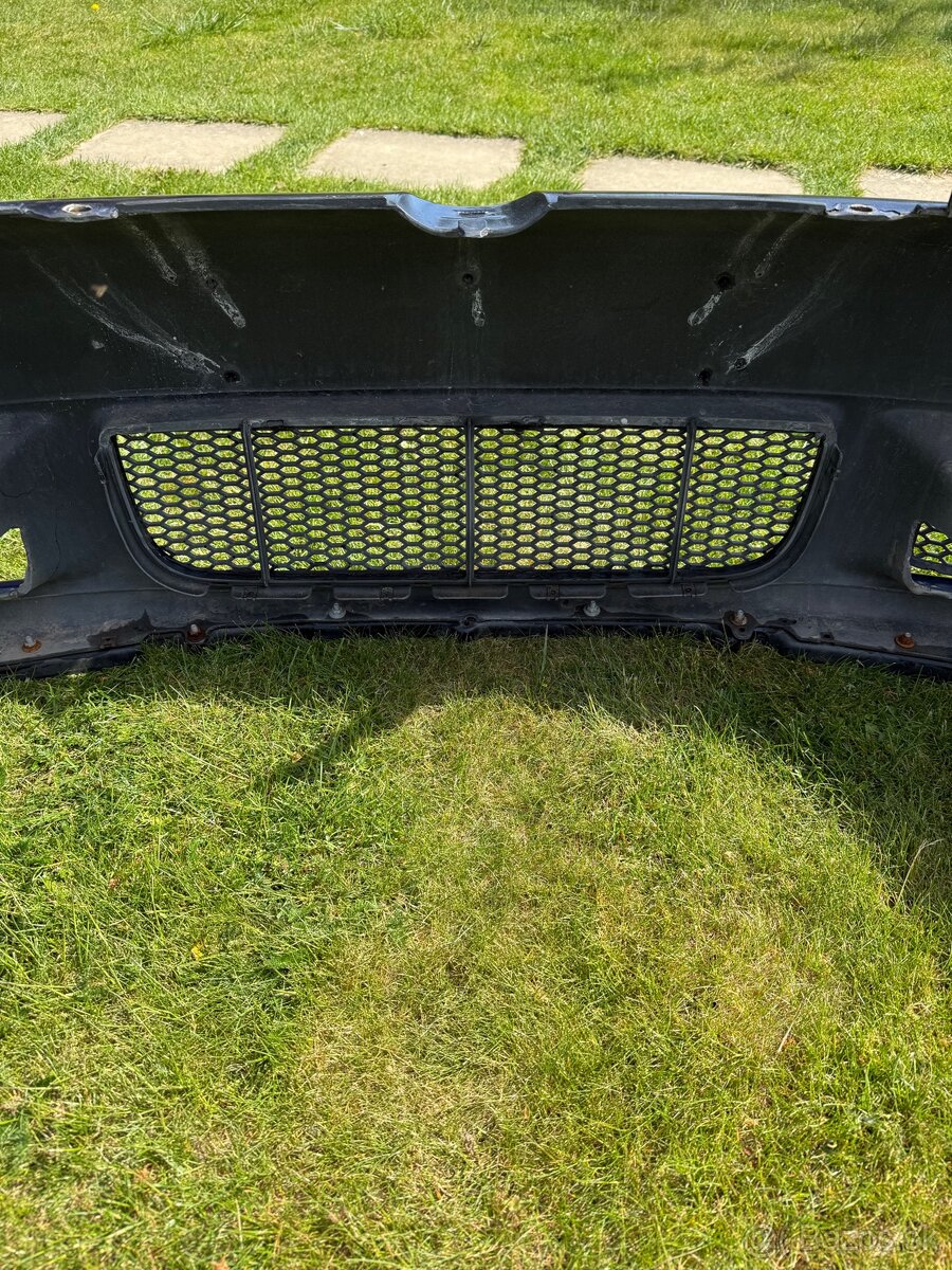 Nárazník Golf 4 R32 - 3