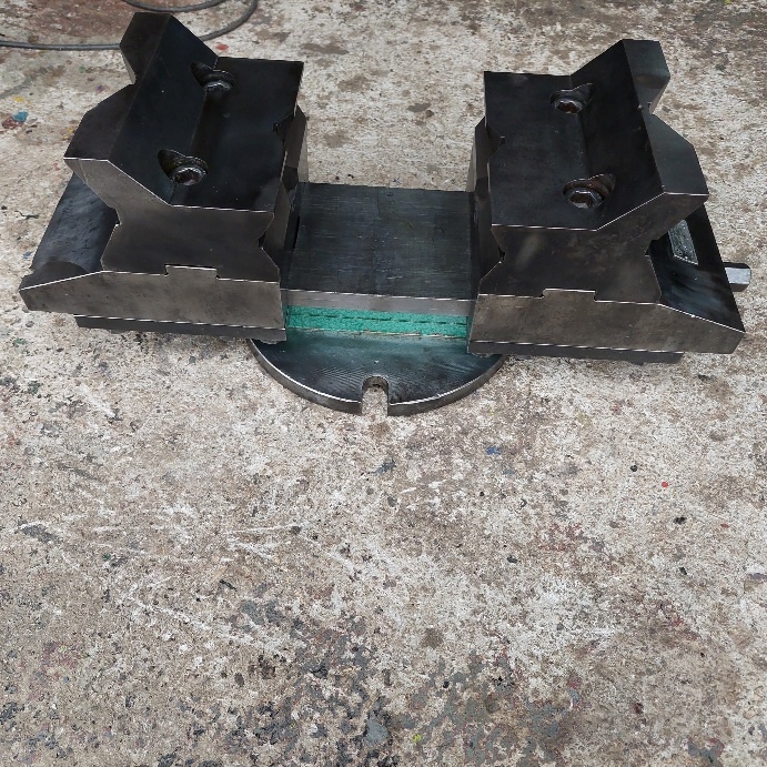 Prizmový , prizmatický zverák - 3