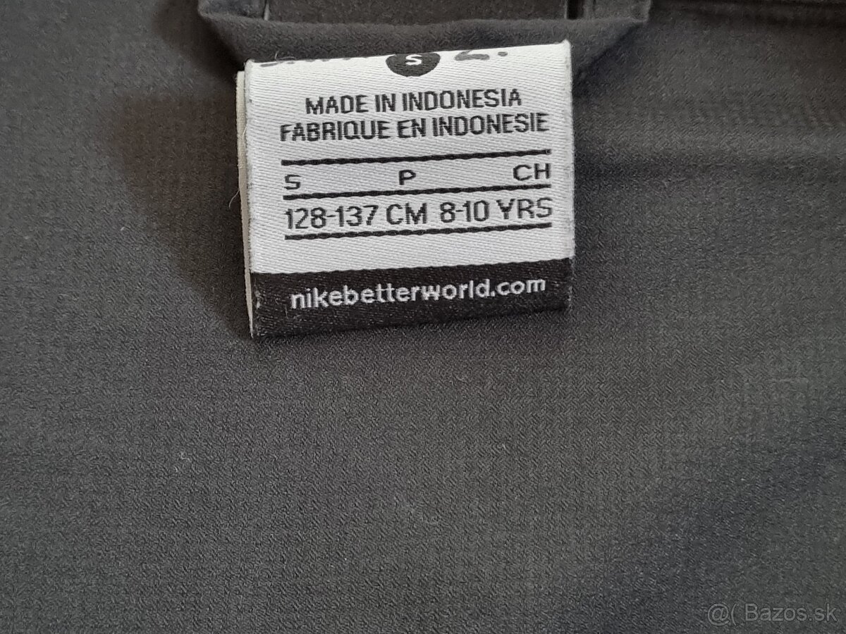 Chlapčenská športová bunda zn. Nike, veľ. 128/137 - 3